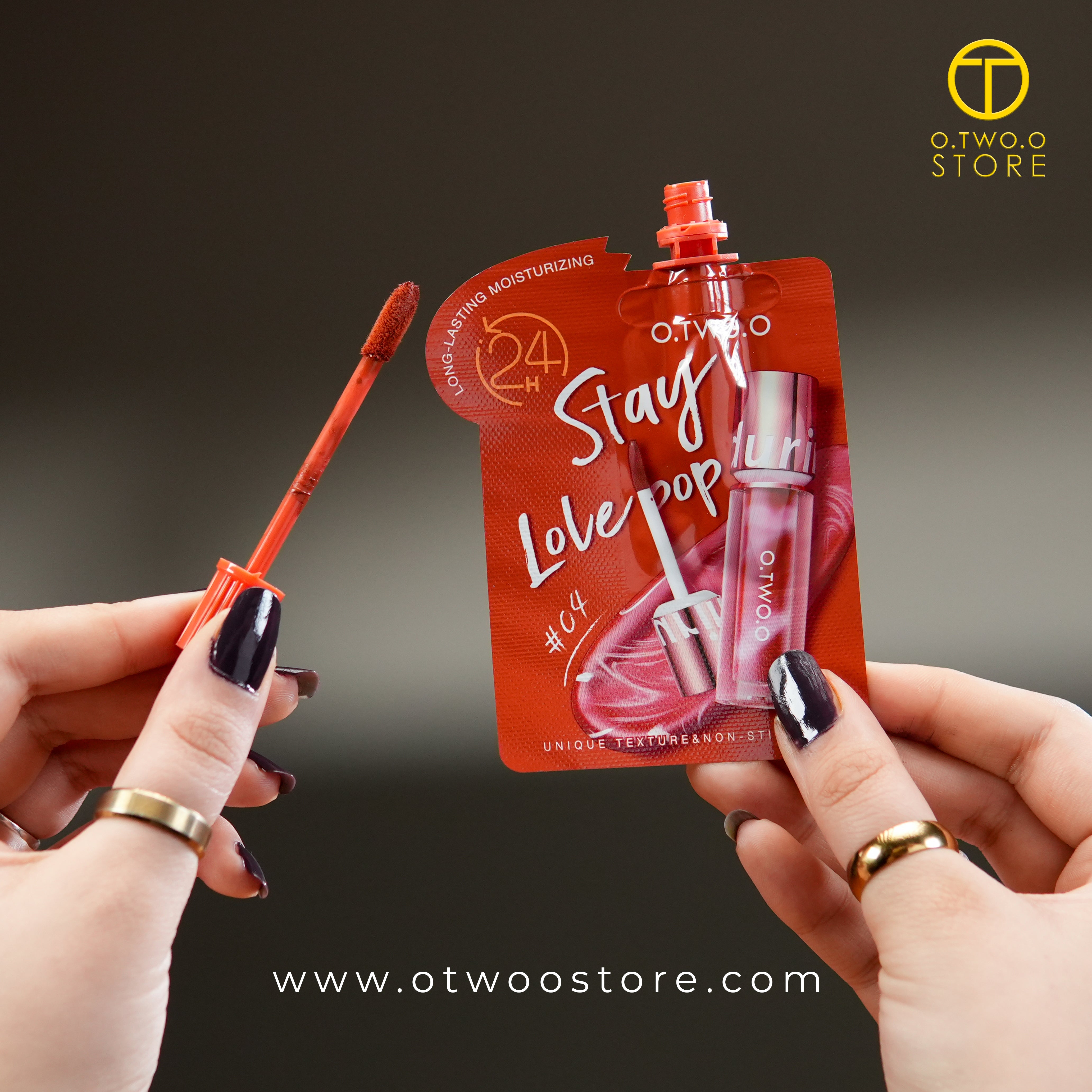 O.TWO.O Lolepop Lipgloss Tester