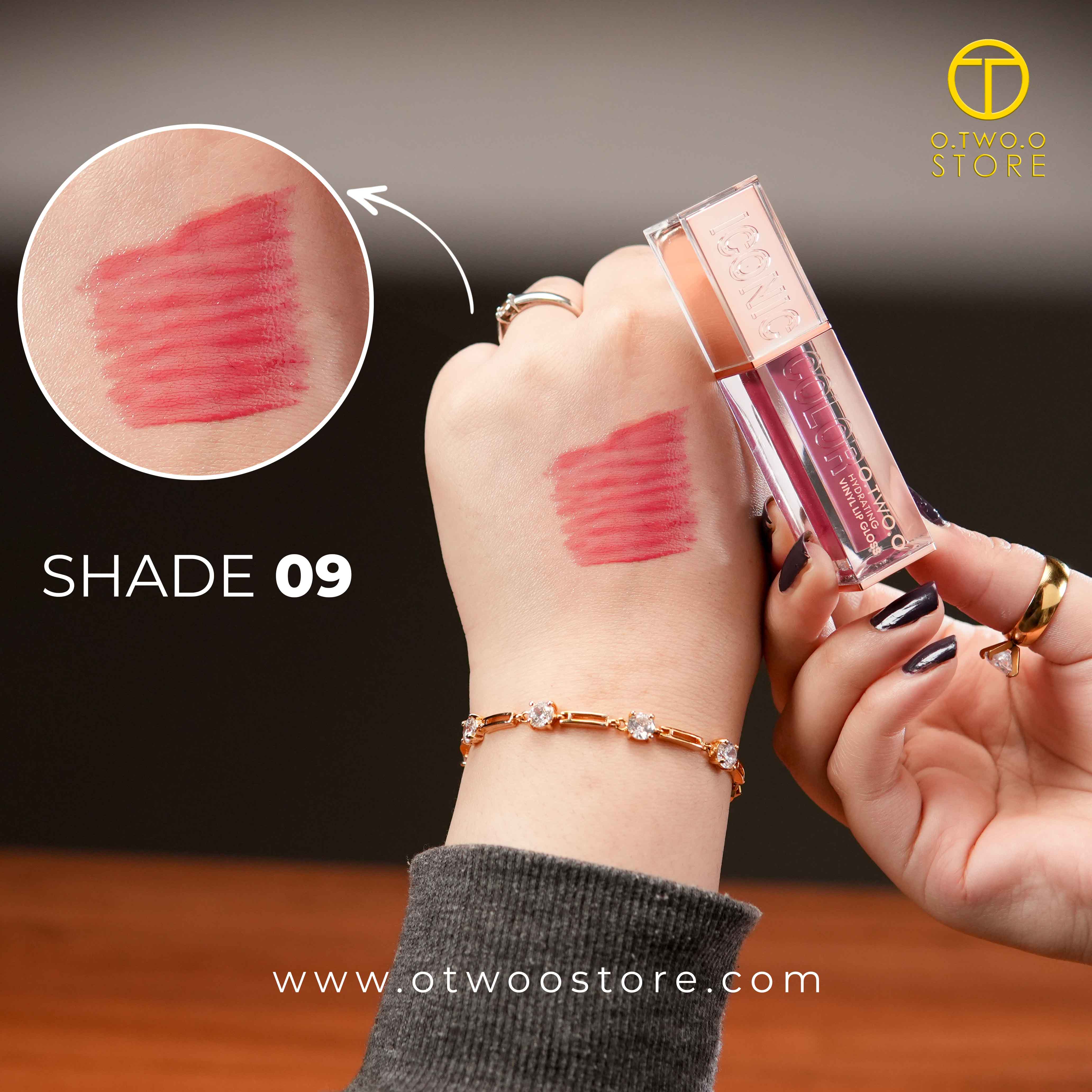 O.TWO.O Hydrating Vinyl Lip Gloss