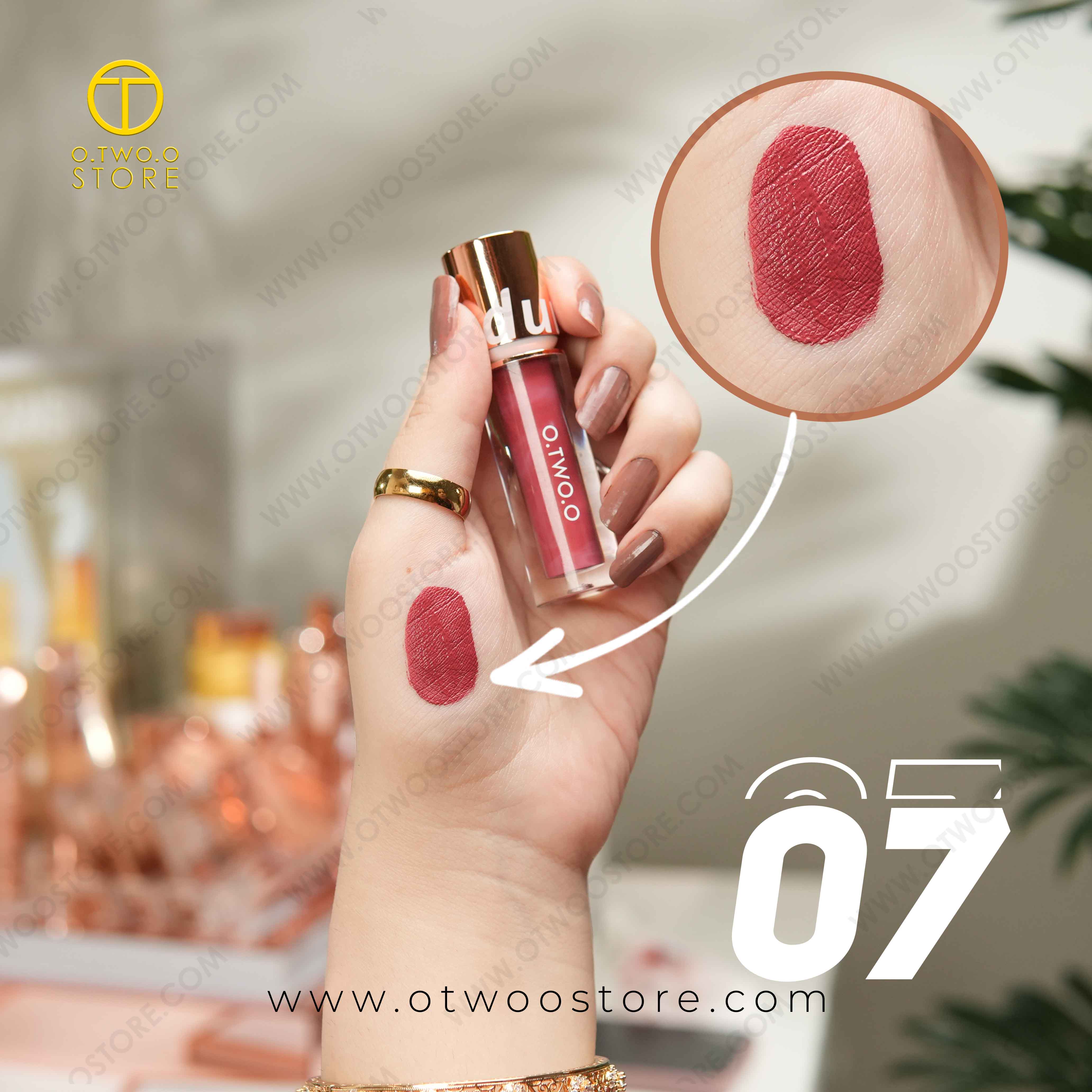 O.TWO.O Ultra Stay Lolepop Lipstick