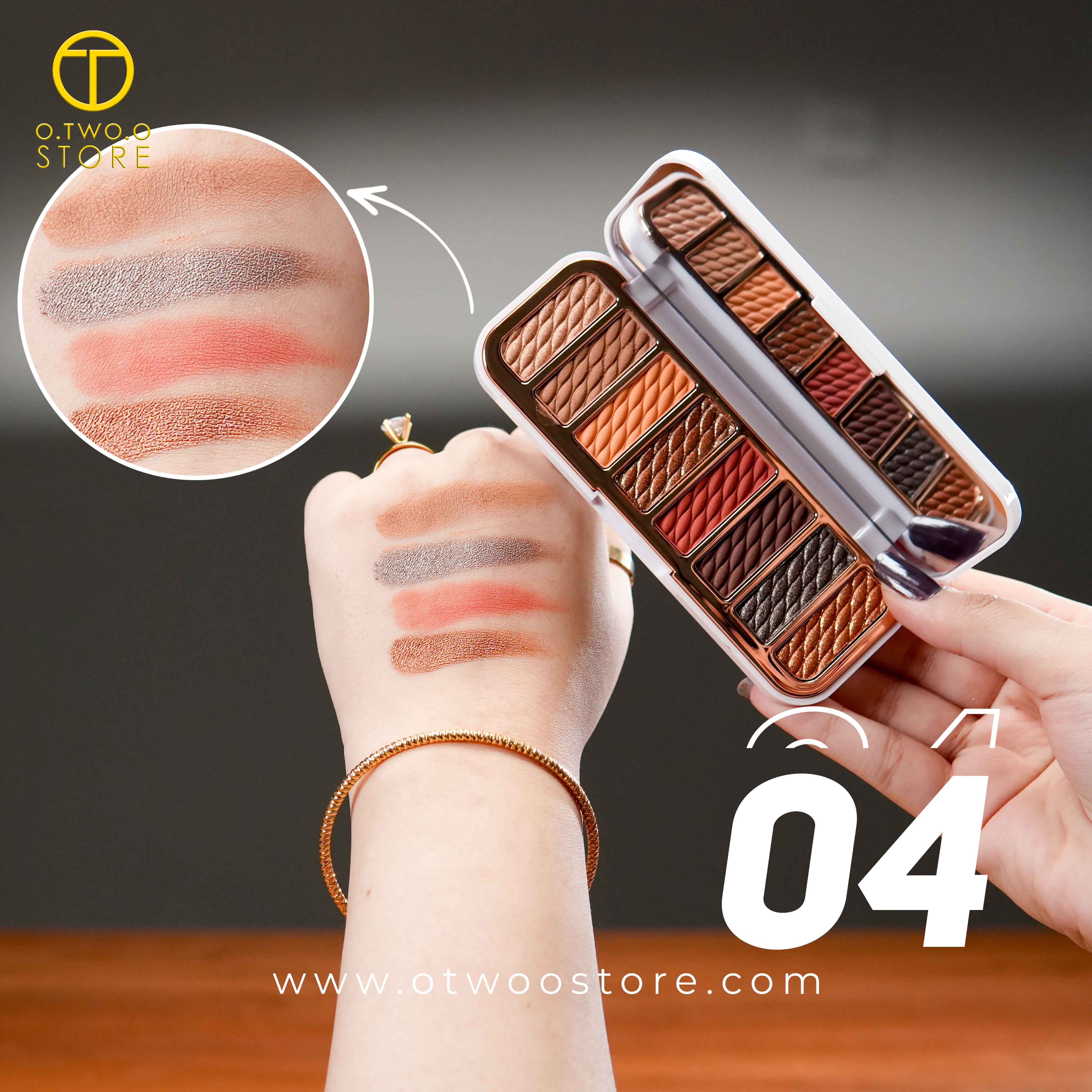 O.TWO.O Luxury Gold Eyeshadow Palette