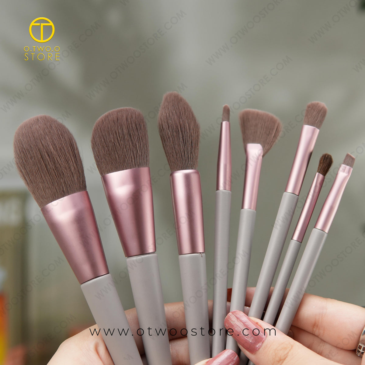 O.TWO.O 8pcs Makeup Brush Set Milk Tea